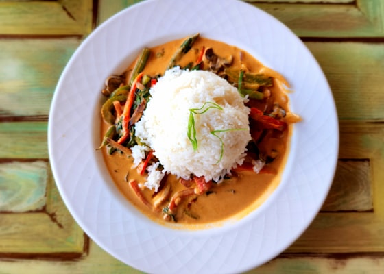 Gà Curry Đỏ – rotes Curry mit Hühnerfleisch und Kokosmilch